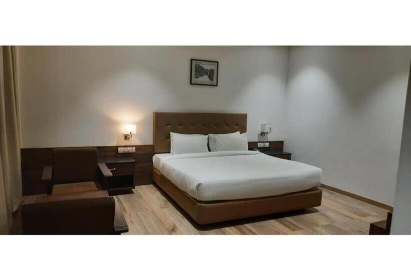 호텔 The Byke Suraj Club, Junagadh