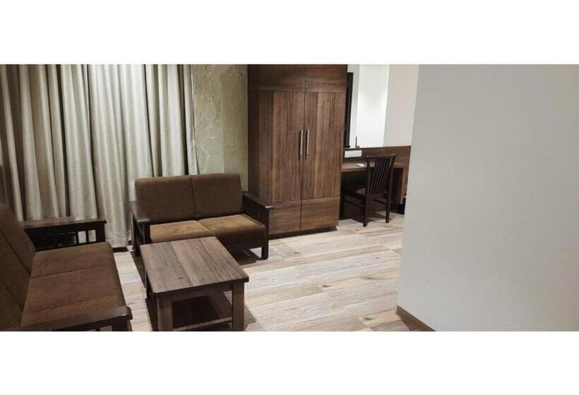 호텔 The Byke Suraj Club, Junagadh