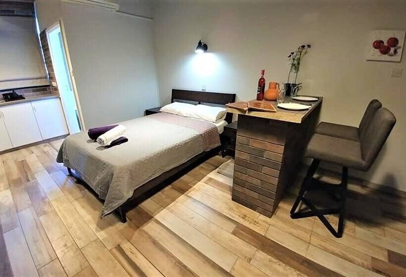 پانسیون Perneia Rooms
