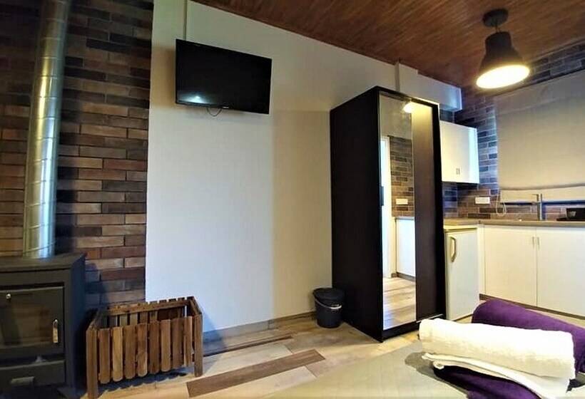 پانسیون Perneia Rooms