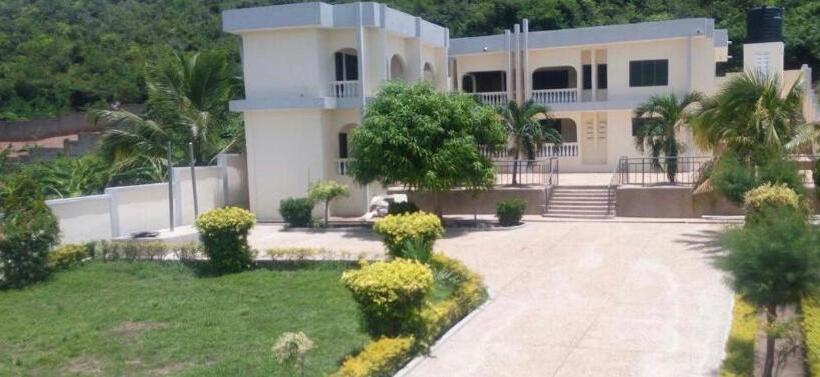 منتجع Jackson Guesthouse Anomabo