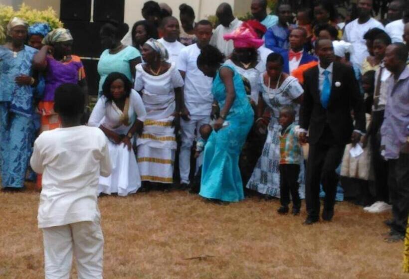 منتجع Jackson Guesthouse Anomabo