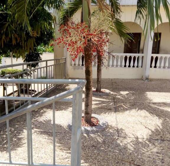 منتجع Jackson Guesthouse Anomabo