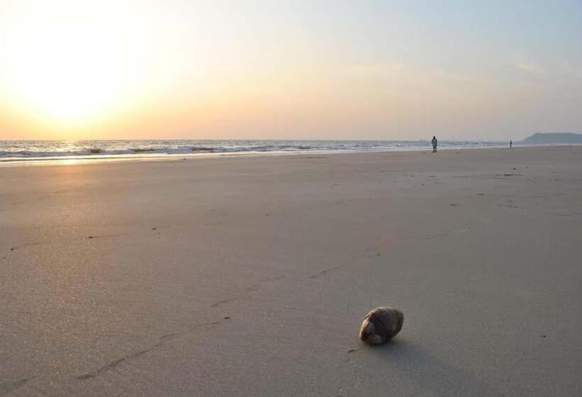 בית מלון כפרי Nisarg Resort