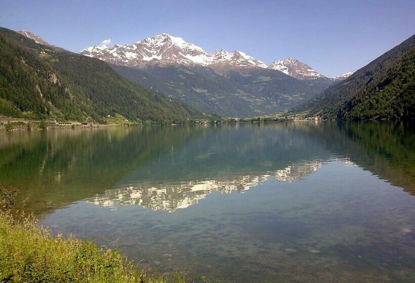 ホテル Albergo Ristorante Miralago