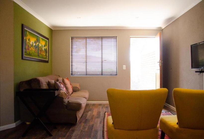 פנסיון Desert Dew Guest House