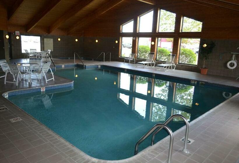 Cobblestone Hotel & Suites   Wisconsin Rapids