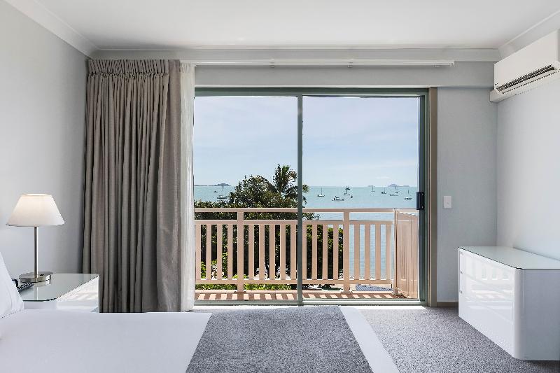Отель Airlie Beach