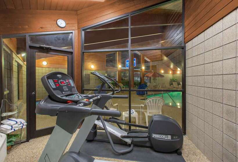 فندق Spark By Hilton Cedar Falls
