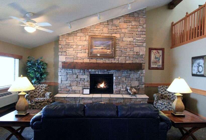 هتل Americinn By Wyndham Cedar Rapids Airport