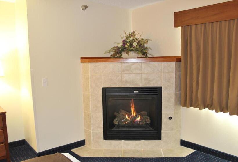 هتل Americinn By Wyndham Cedar Rapids Airport