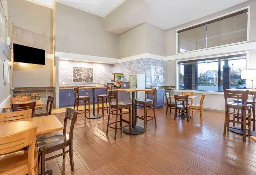 هتل Americinn By Wyndham Madison South