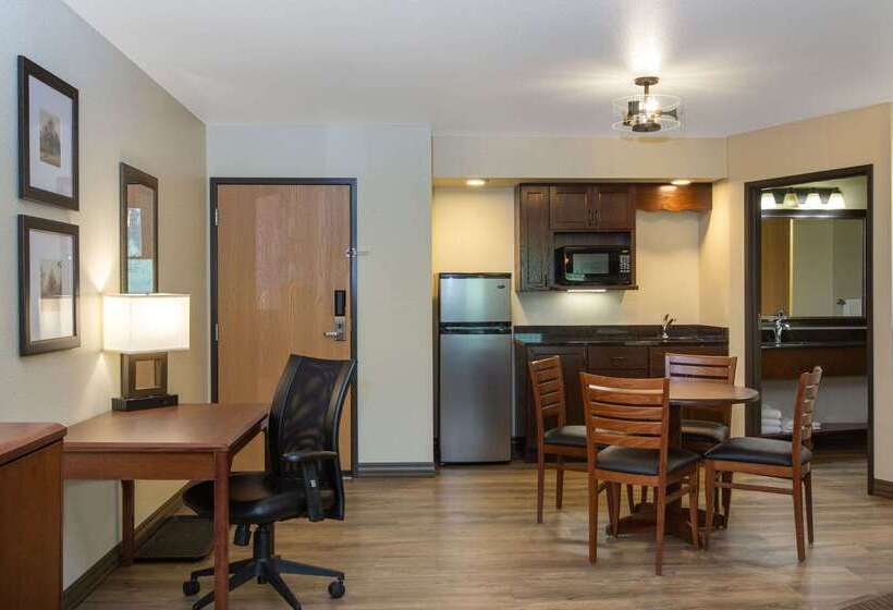 فندق Americinn By Wyndham Merrill