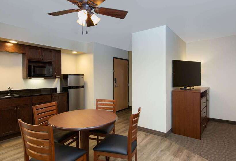فندق Americinn By Wyndham Merrill
