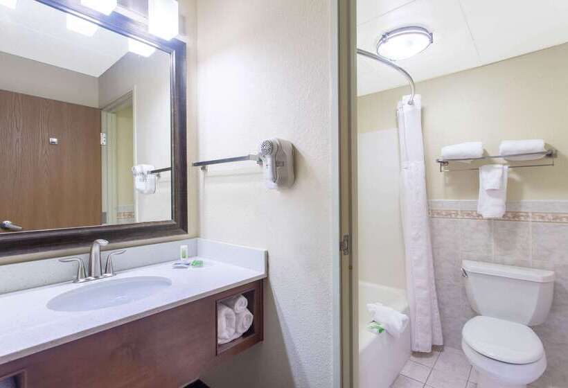 فندق Americinn By Wyndham Sheboygan