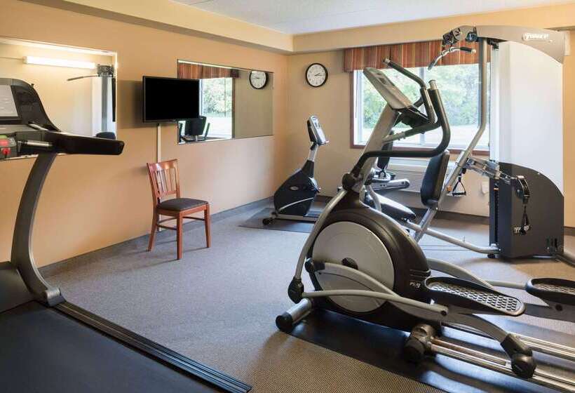 בית מלון כפרי Americinn By Wyndham Valley City  Conference Center