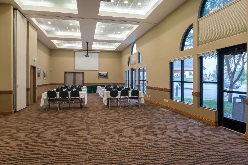 בית מלון כפרי Americinn By Wyndham Valley City  Conference Center
