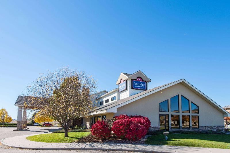 هتل Americinn By Wyndham Windsor Ft. Collins