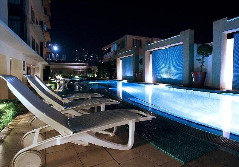 فندق Astoria Plaza