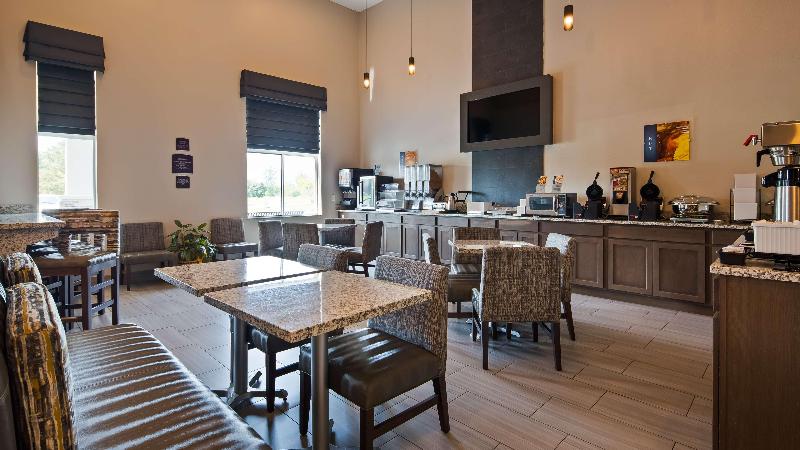 هتل Best Western Plus Flint Airport Inn & Suites