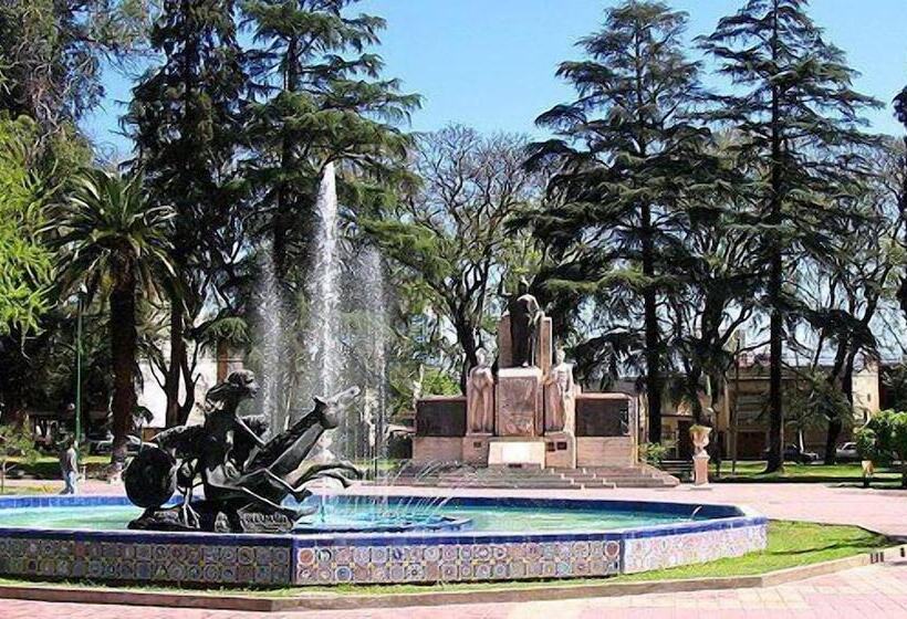 هتل Crillon Mendoza