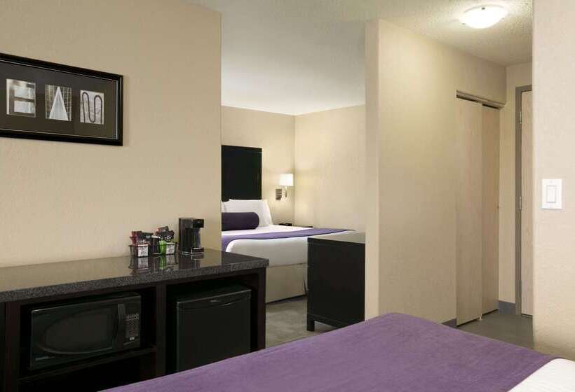 هتل Days Inn By Wyndham Regina