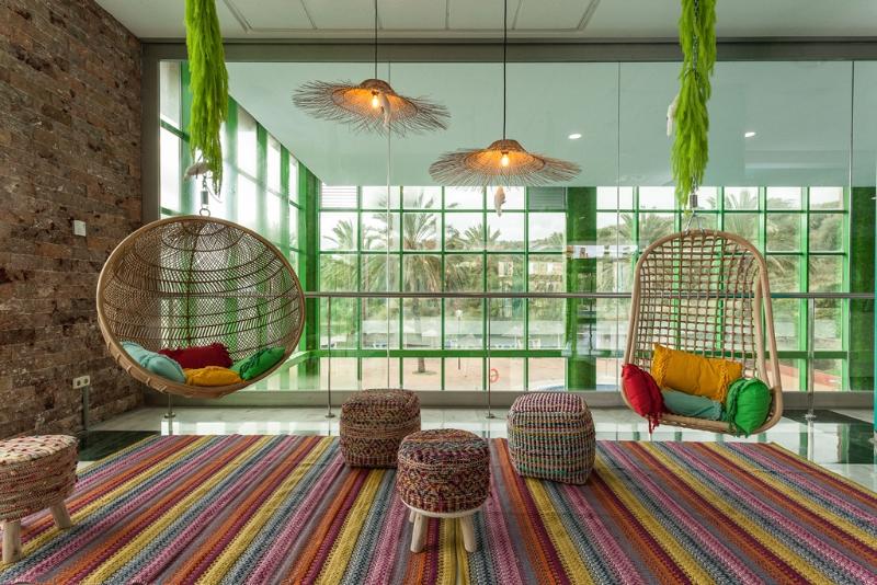 هتل Holiday World Riwo