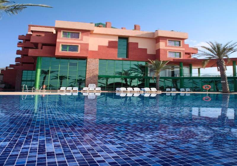 هتل Holiday World Riwo