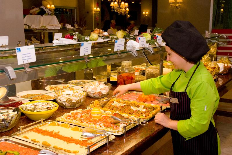 هتل Holiday World Riwo