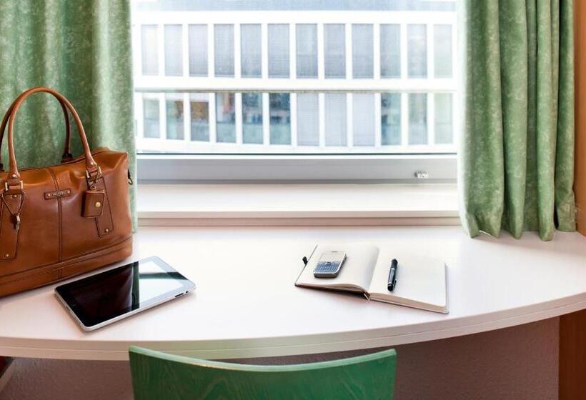 هتل Ibis Köln Messe