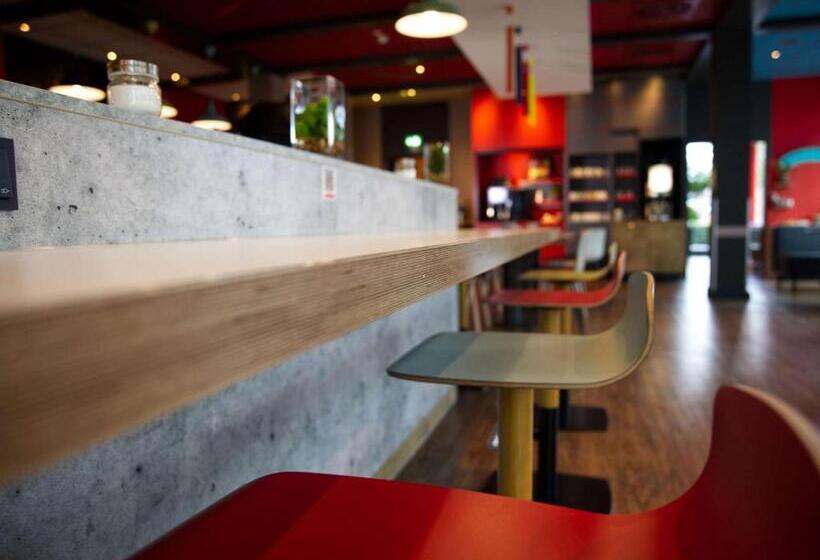 هتل Ibis Köln Messe