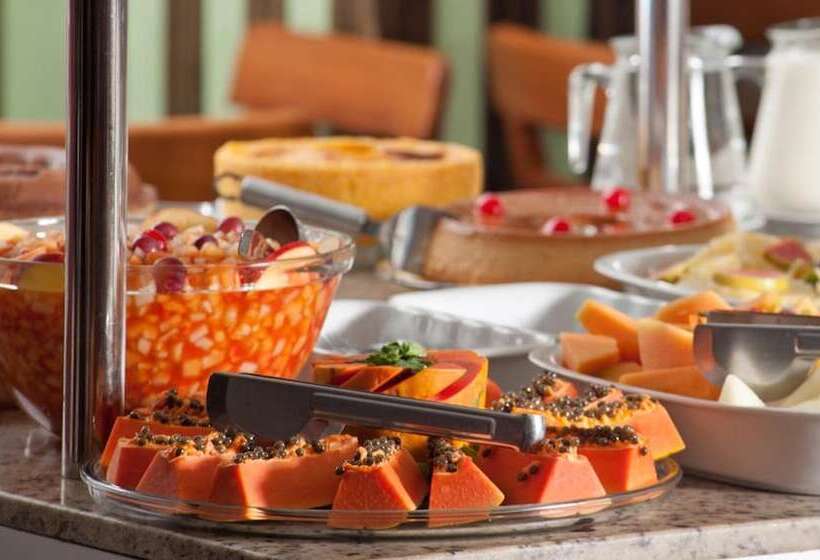 هتل Iracema Travel