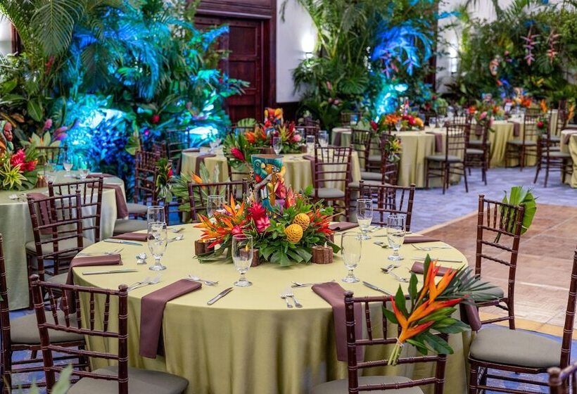 هتل Los Sueños Marriott Ocean & Golf Resort