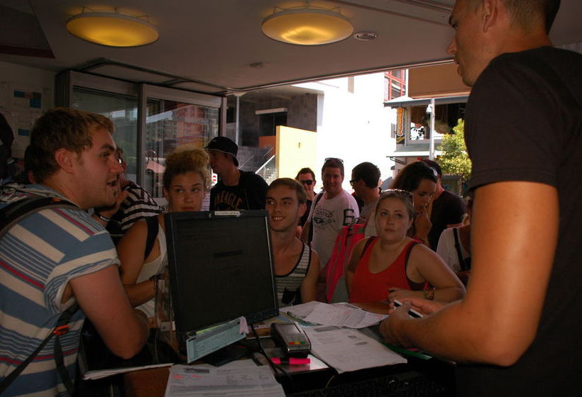 هتل Darwin Yha  Melaleuca On Mitchell