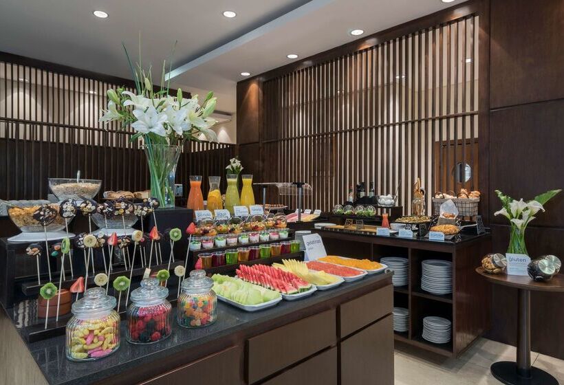 هتل NH Mendoza Cordillera