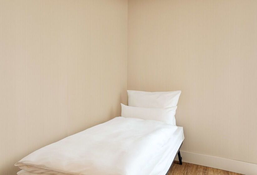 هتل NH Vienna Airport Conference Center