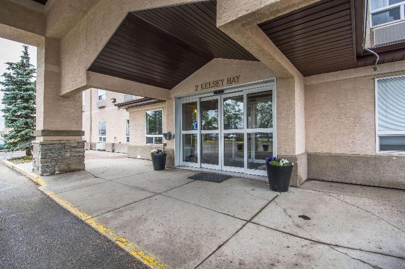 هتل Quality Inn & Suites Yorkton