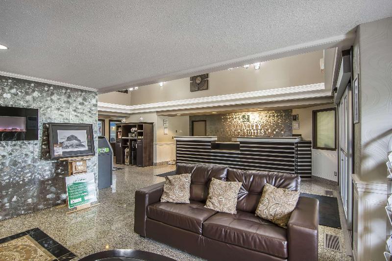 هتل Quality Inn & Suites Yorkton