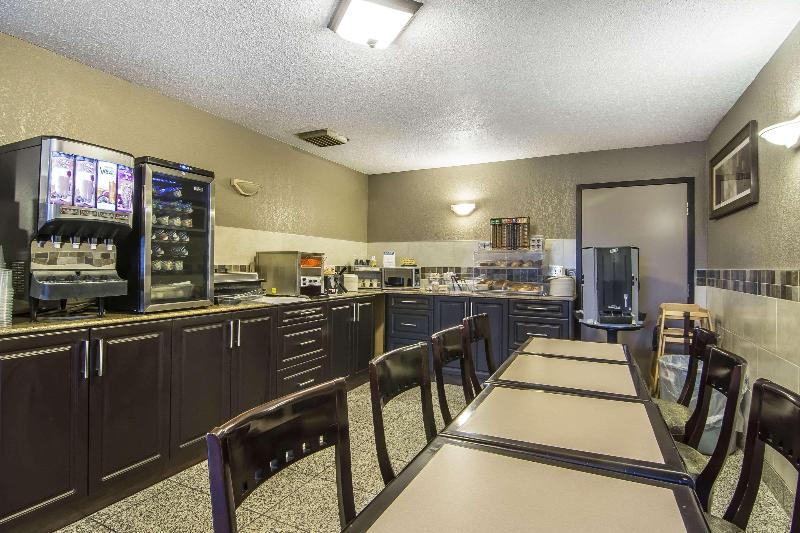 هتل Quality Inn & Suites Yorkton