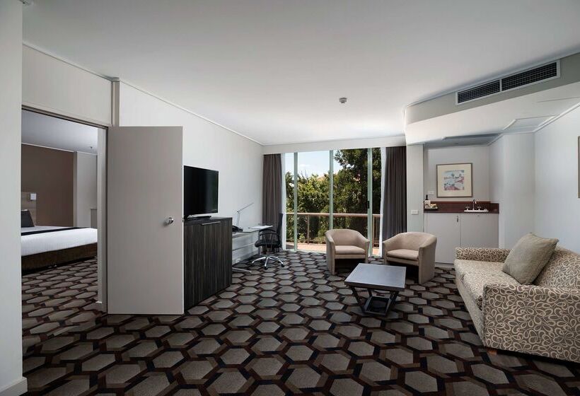هتل Rydges Canberra