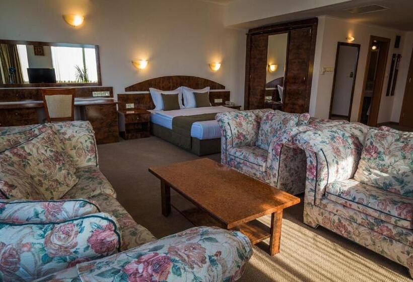 בית מלון כפרי Sevlievo Plaza