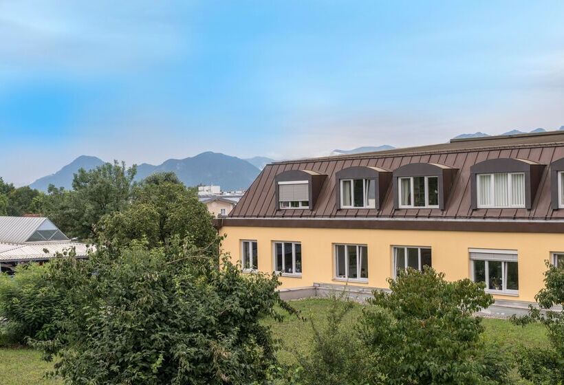 בית מלון כפרי Tryp By Wyndham Rosenheim