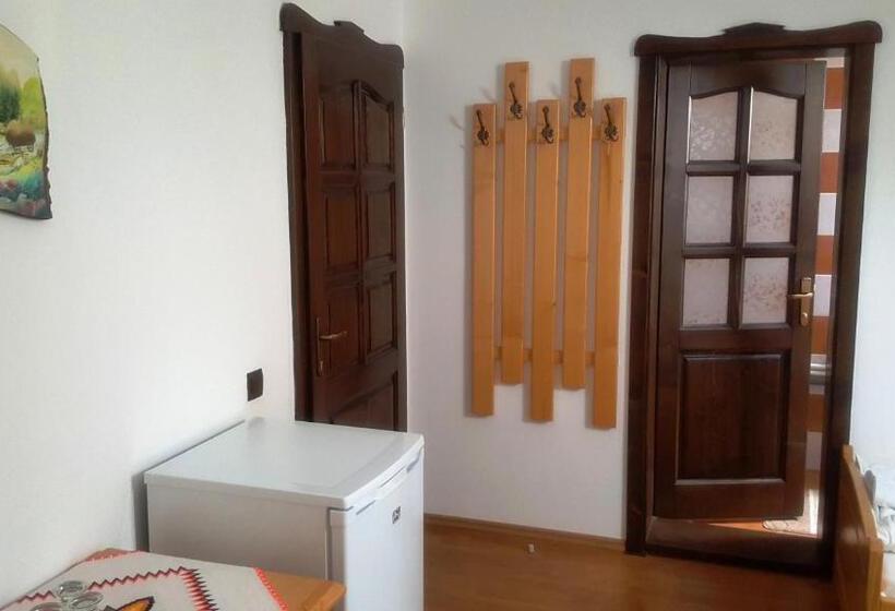تختخواب و صبحانه Hazanéző Panzió