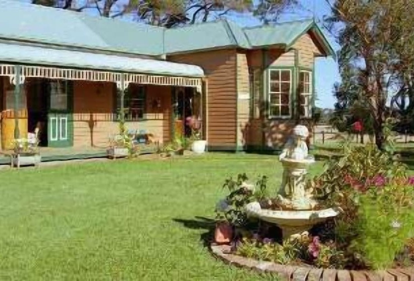 Butterfly Farm Bed And Breakfast Nirranda
