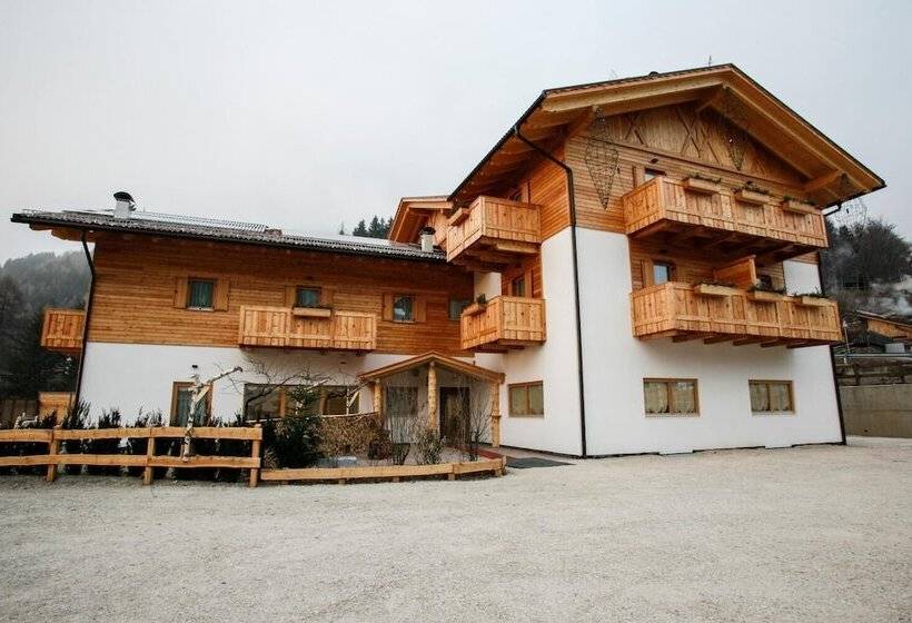 בית מלון כפרי Garnì & Wellness Anderle