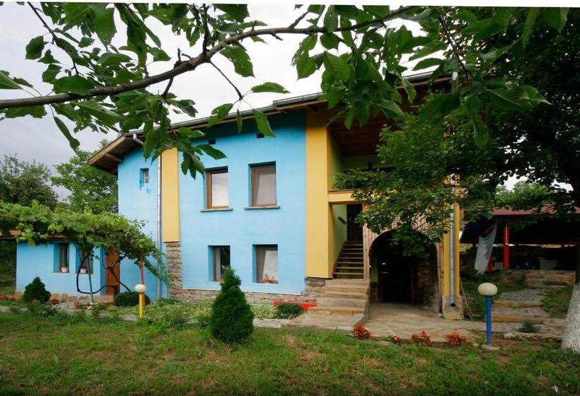 بنسيون Chuchi Guest House 1
