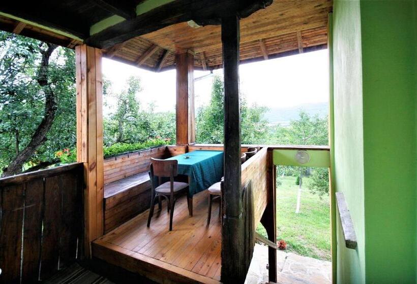 بنسيون Chuchi Guest House 1