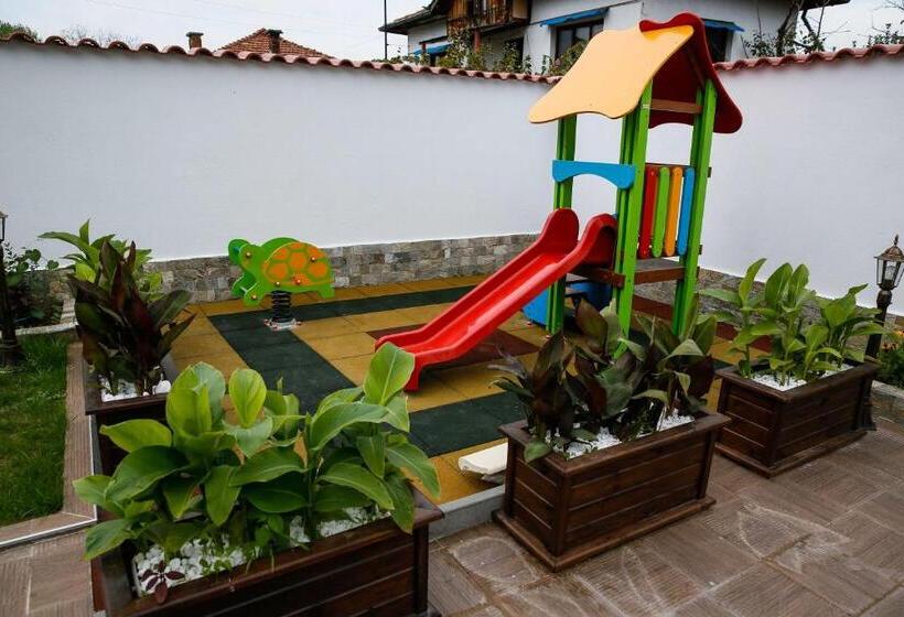 بنسيون Einstein House & Spa