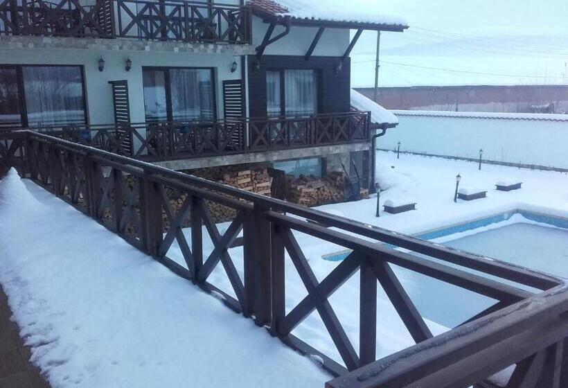 بنسيون Einstein House & Spa