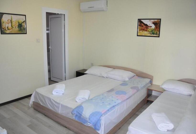 펜션 Guest Rooms Simona